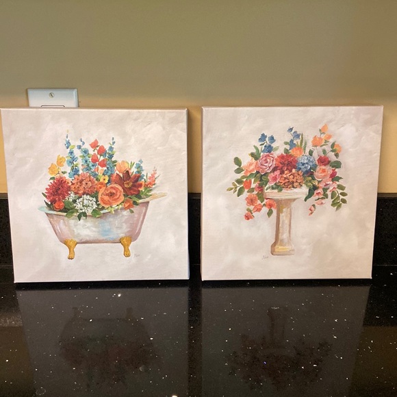 Set/2 Bathroom Powder Room Floral Canvas Pictures: shabby chic, cottagecore - Picture 1 of 6